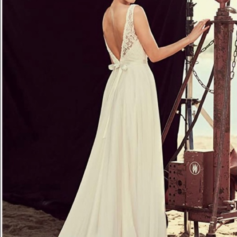 Wedding dress with lace